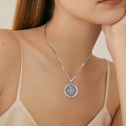 collana con ciondolo in argento 925 anticato portafoto a forma di bussola