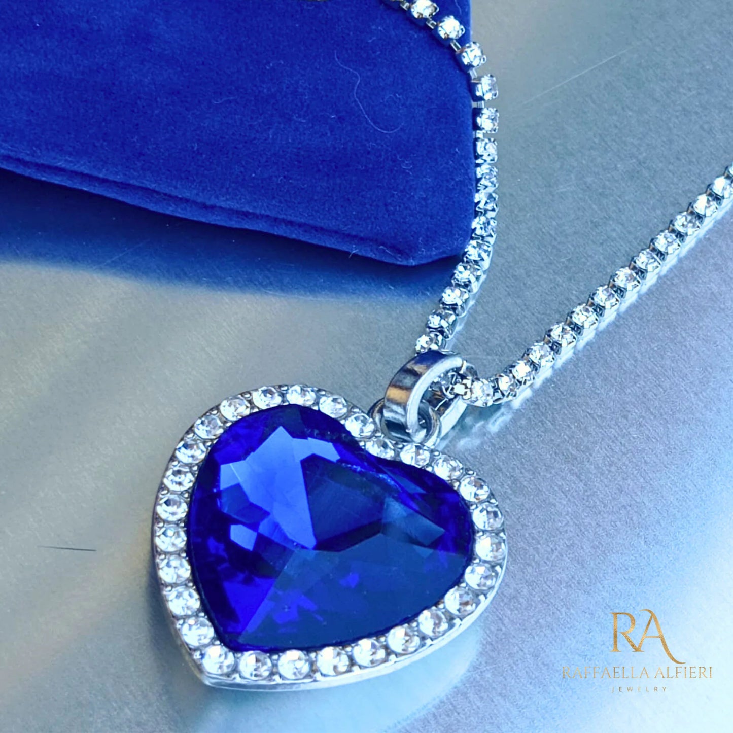 Heart of the Ocean necklace