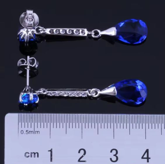 Orecchini con cristallo a goccia blu zafiro