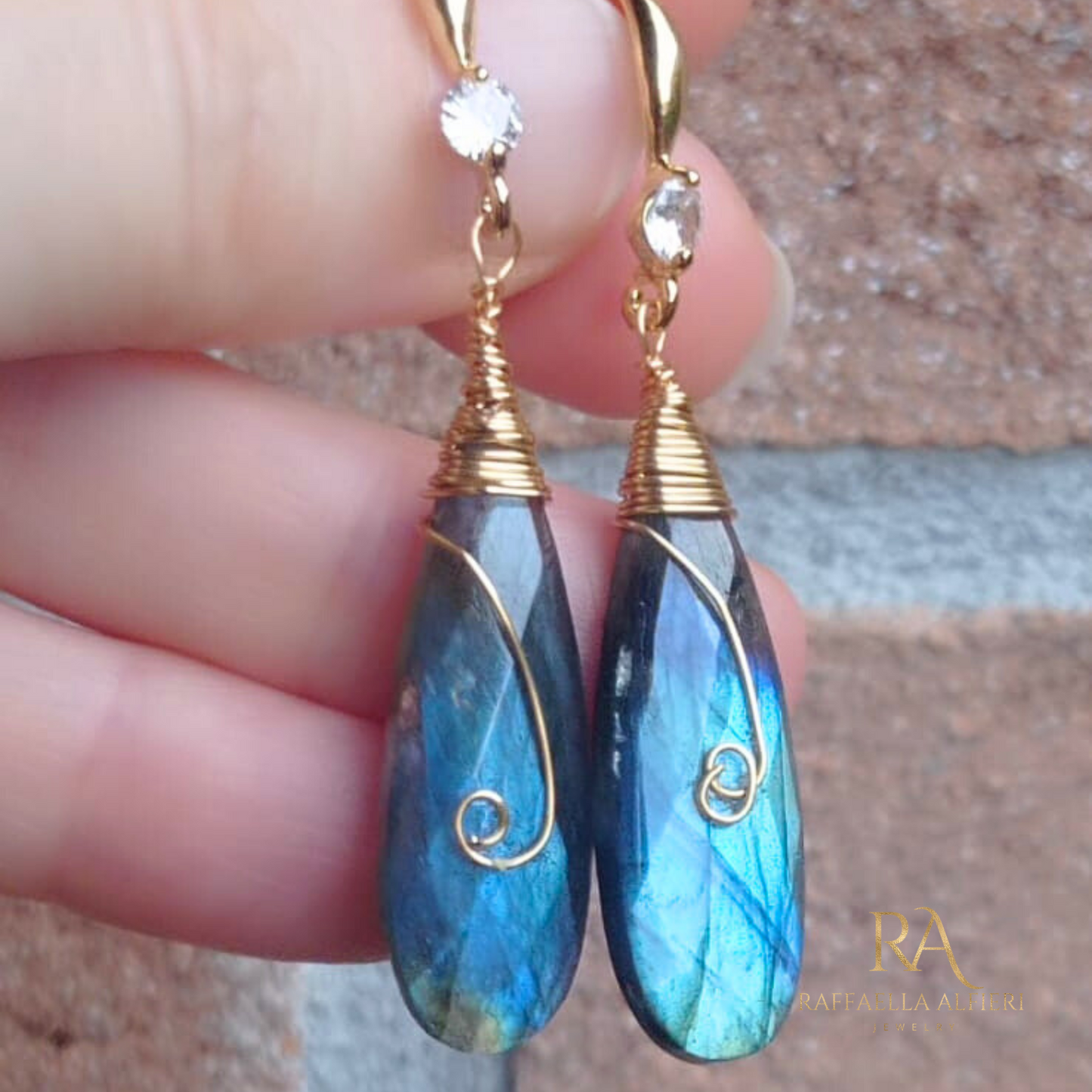 Orecchini pendenti lunghi in labradorite