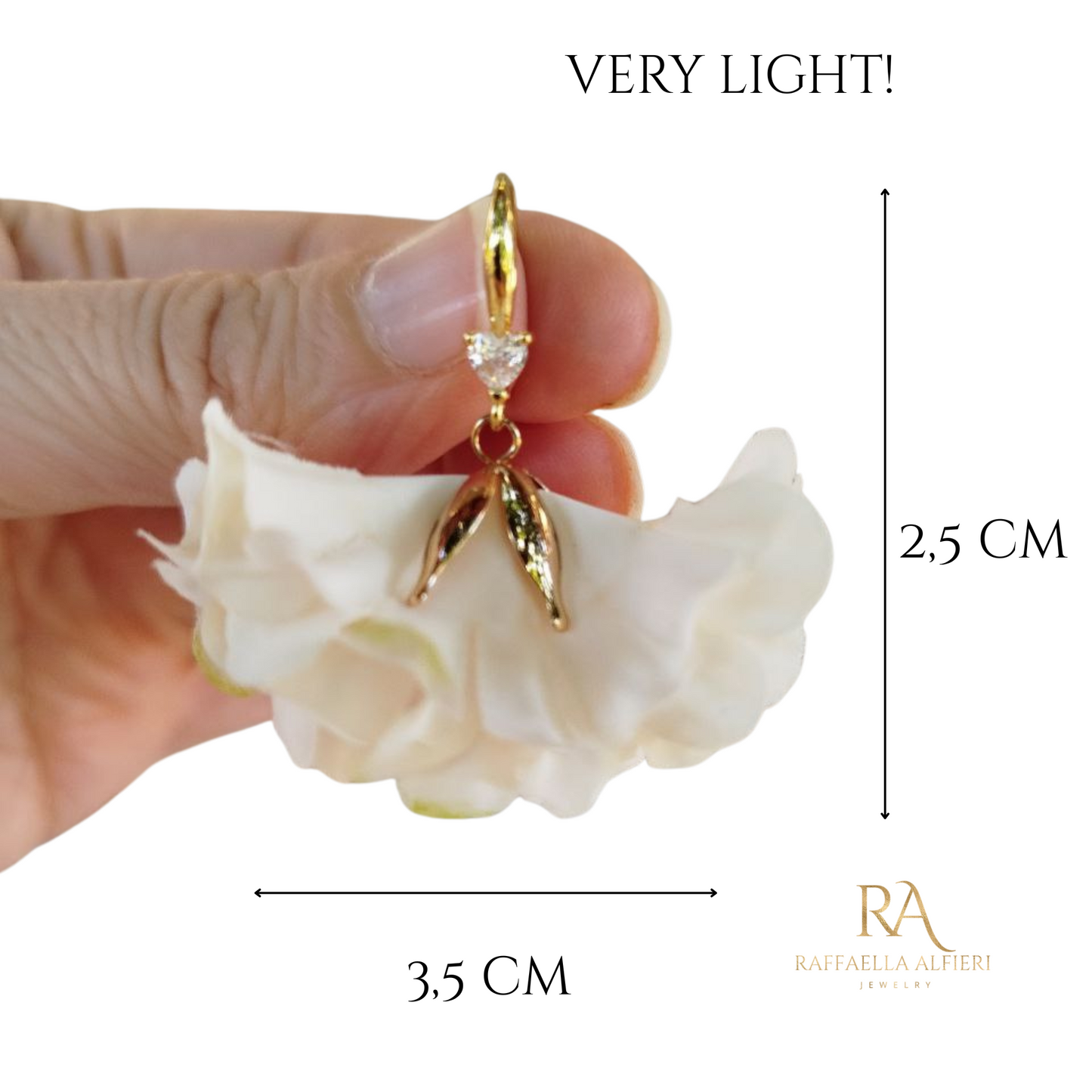 orecchino pendente floreale bianco