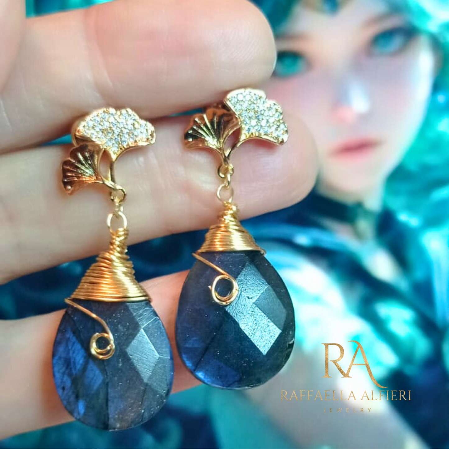 Labradorite drop earrings with ginko leaf pin. Blue labradorite dangle earrings. (Copia)