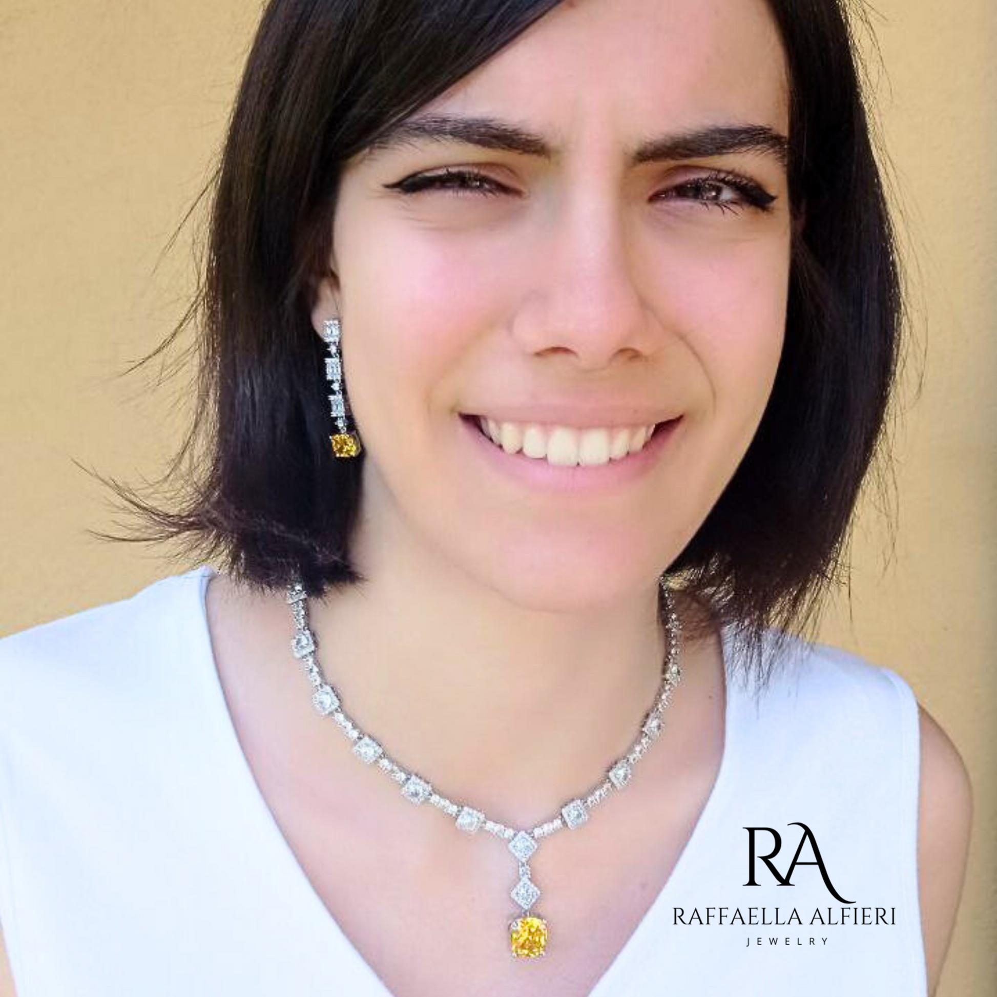 Collana VIP con taglio fantasia quadrato giallo