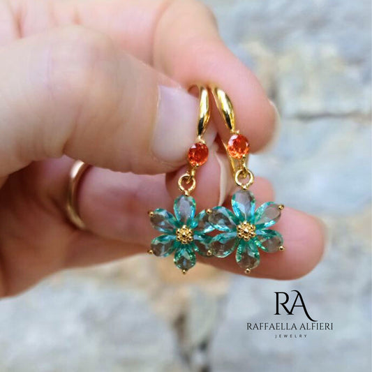 Orecchini pendenti con fiore verde smeraldo in zirconi placcati oro 18K