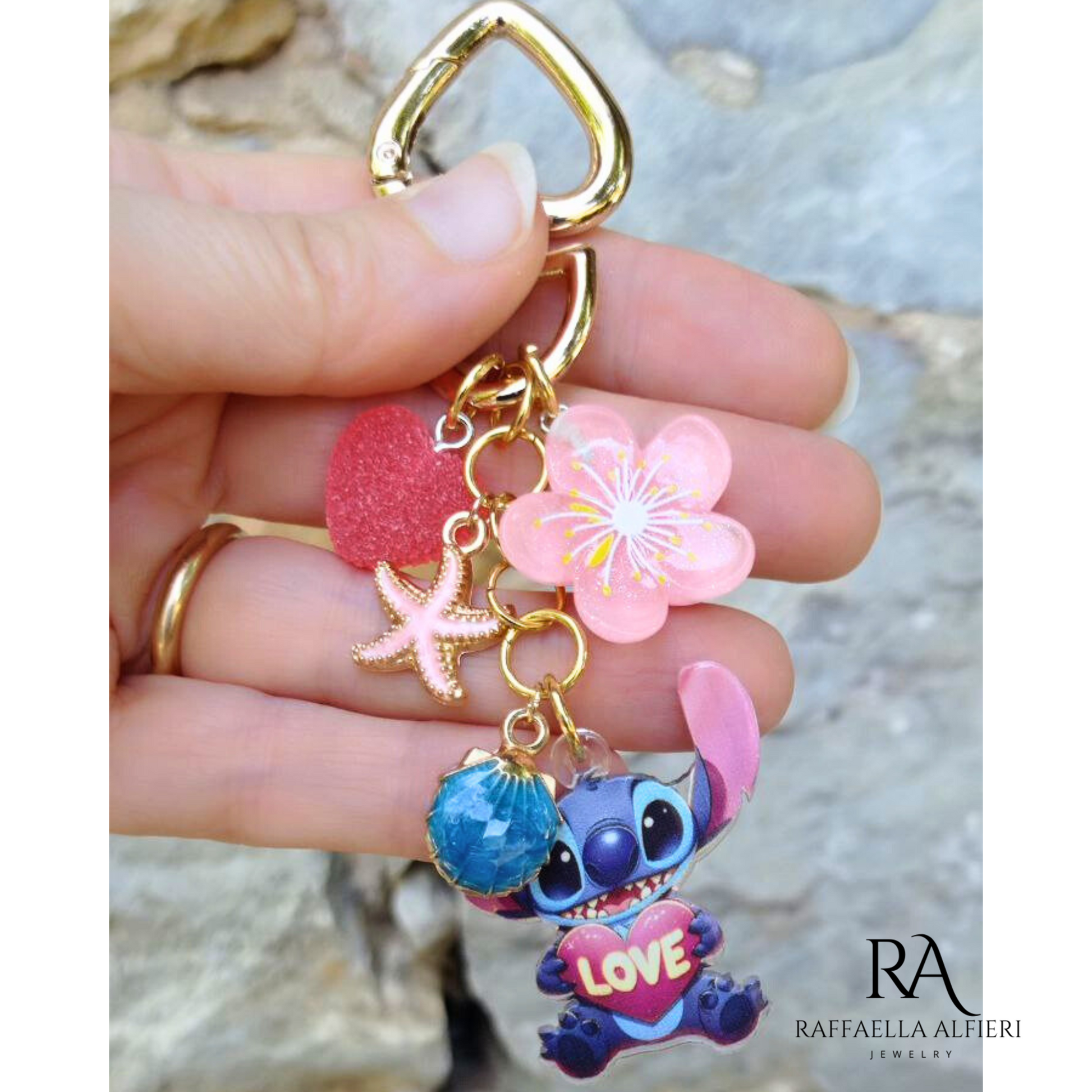 Portachiavi Stitch e Angel Disney con conchiglie dorate e stelle marine - Ciondolo per borsa Lilo & Stitch"