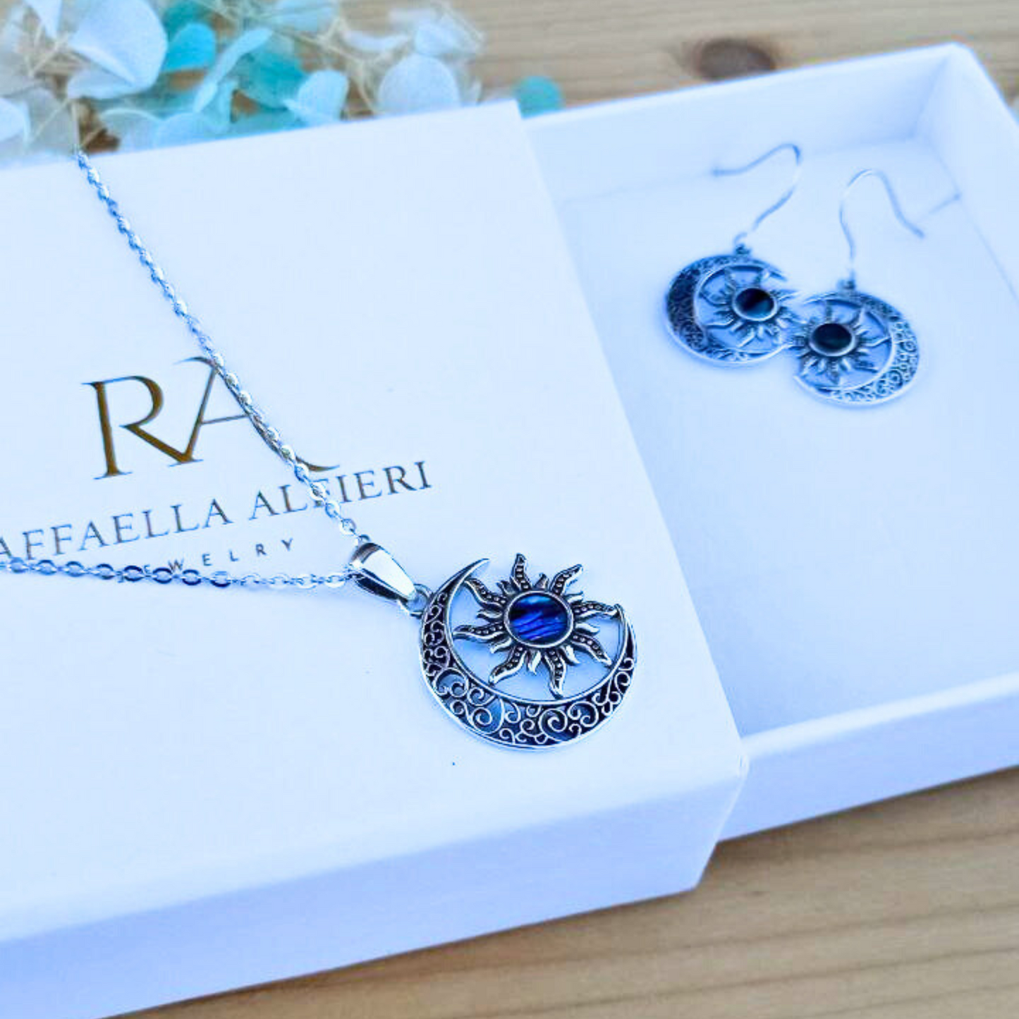 Parure orecchini e collana sole e luna in argento 925 ispirati a  Dungeons & Dragons.
