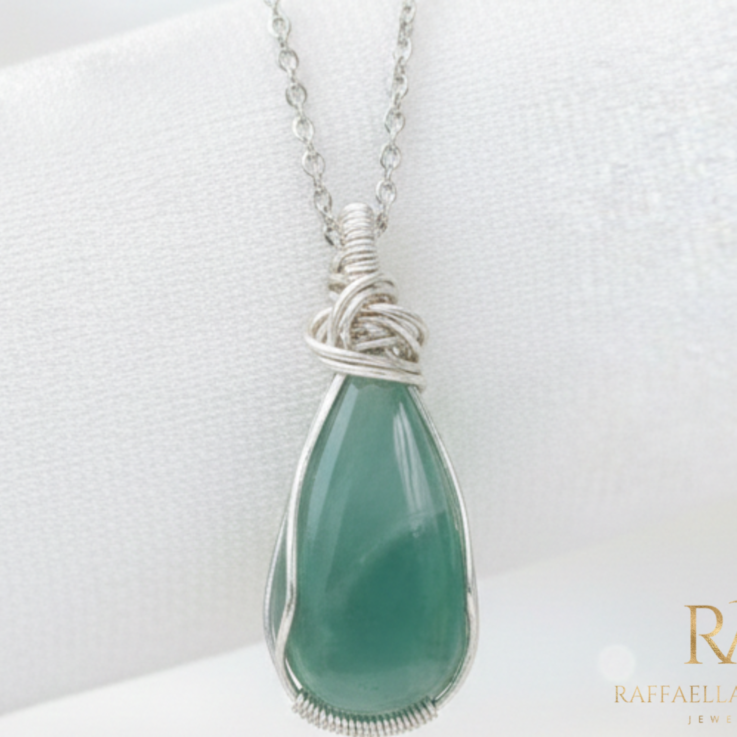 collana elfica in emimorfite naturale e argento lavorata in wirewrapping