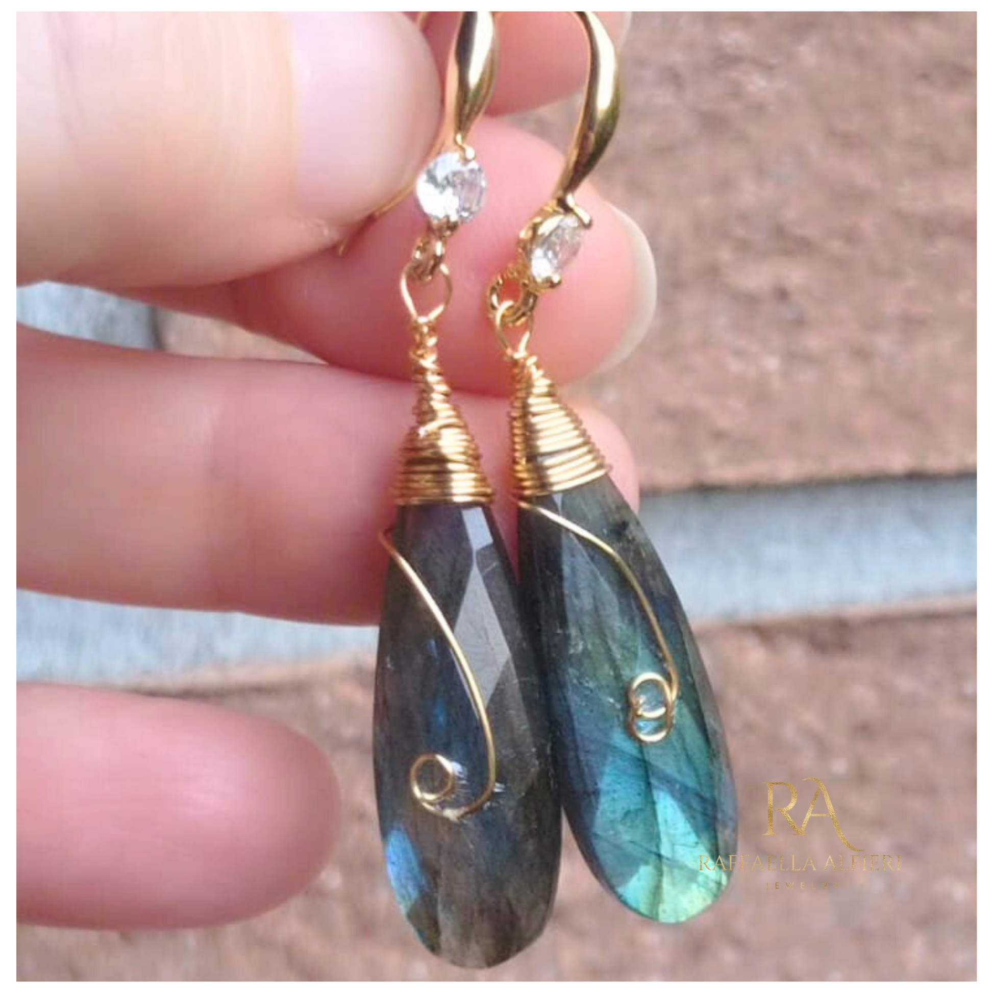 orecchini pendenti lunghi in labradorite