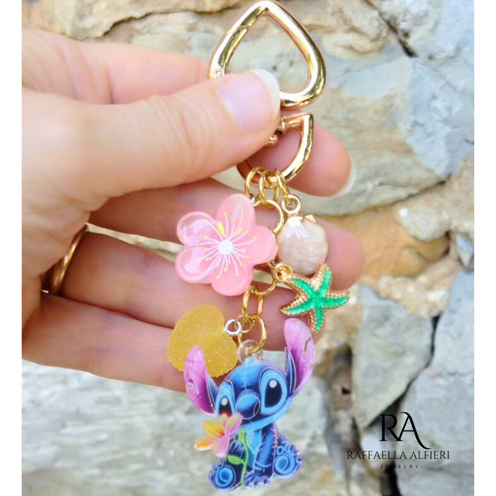 Portachiavi Stitch e Angel Disney con conchiglie dorate e stelle marine - Ciondolo per borsa Lilo & Stitch"