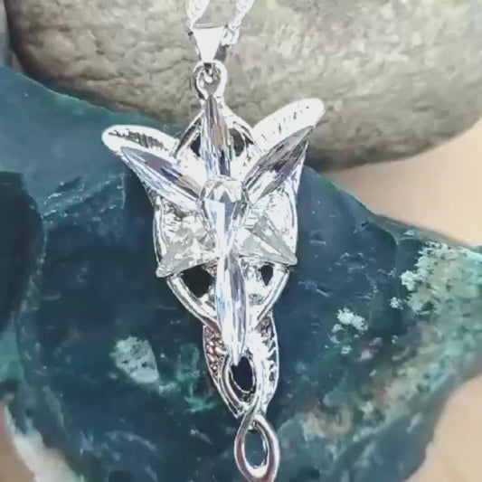 Arwen Evenstar Collana Elven Grace e ciondolo Cosplay ispirato all'amore di Aragorn LOTR Elfi Elfstone Elessar Scatola regalo disponibile.